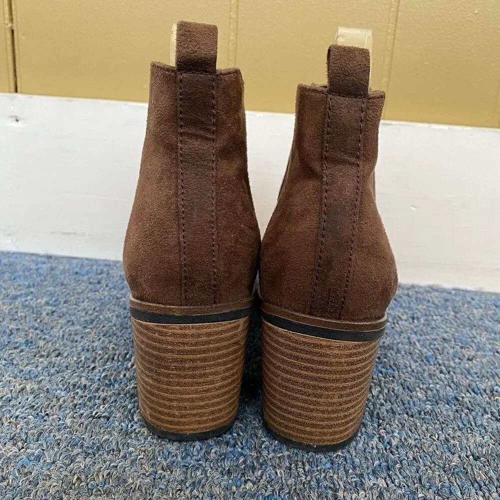 White Mountain women 6.5 pull on heeled ankle booties brown